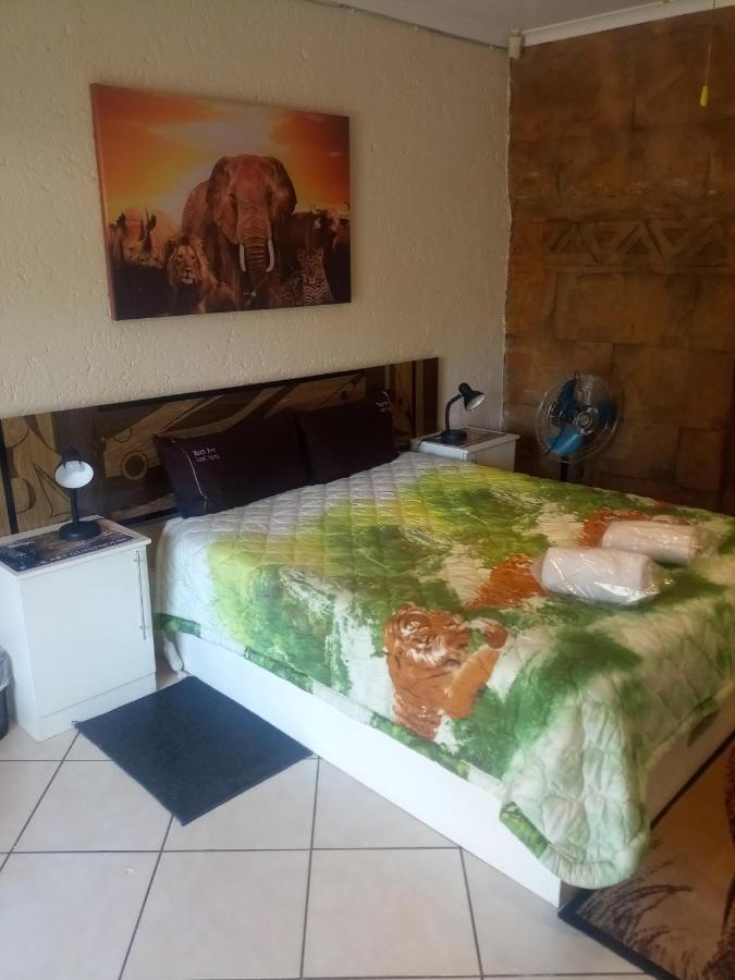 Rock Art Guesthouse วิตแบงก์ ภายนอก รูปภาพ