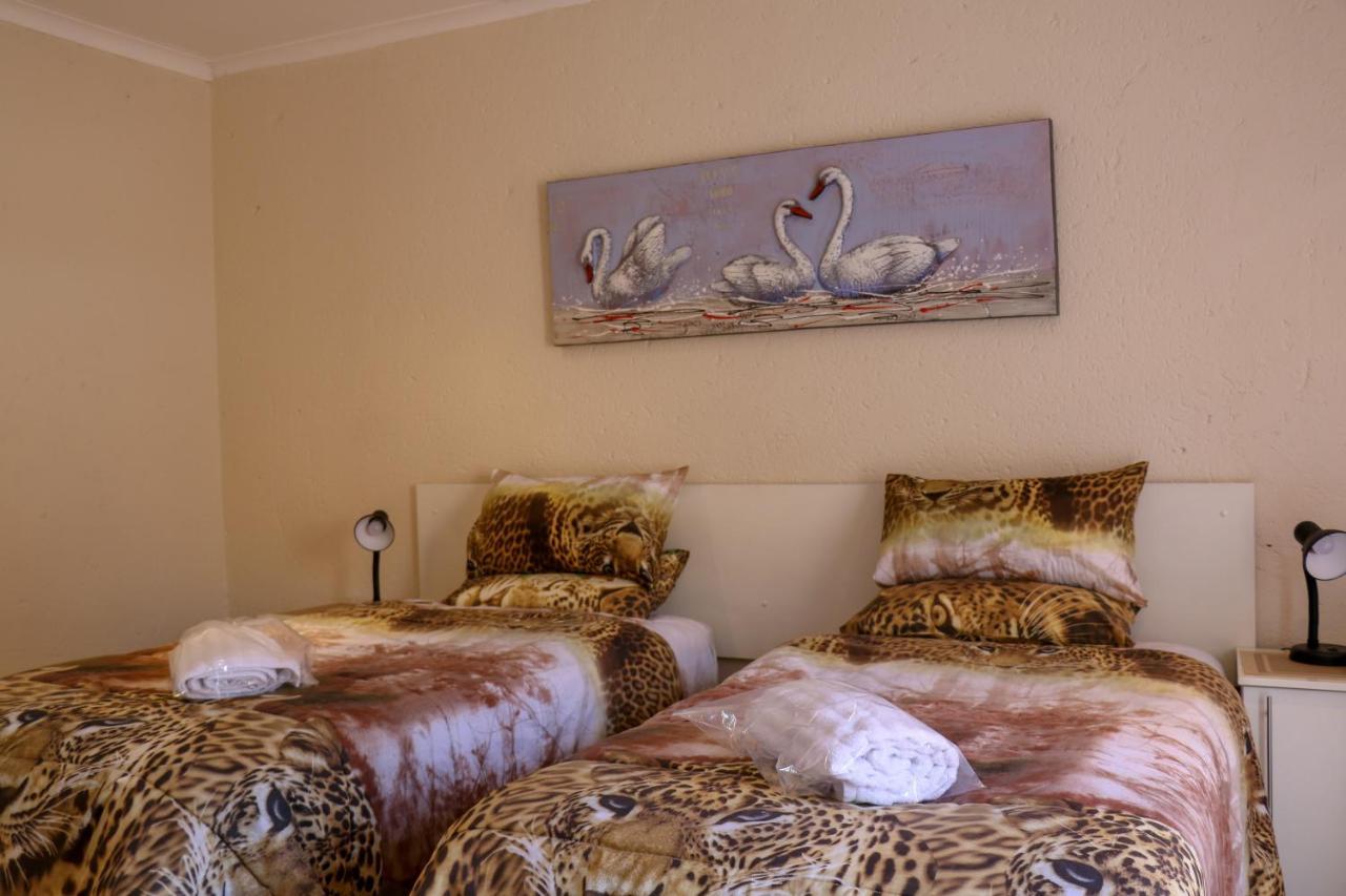 Rock Art Guesthouse วิตแบงก์ ภายนอก รูปภาพ