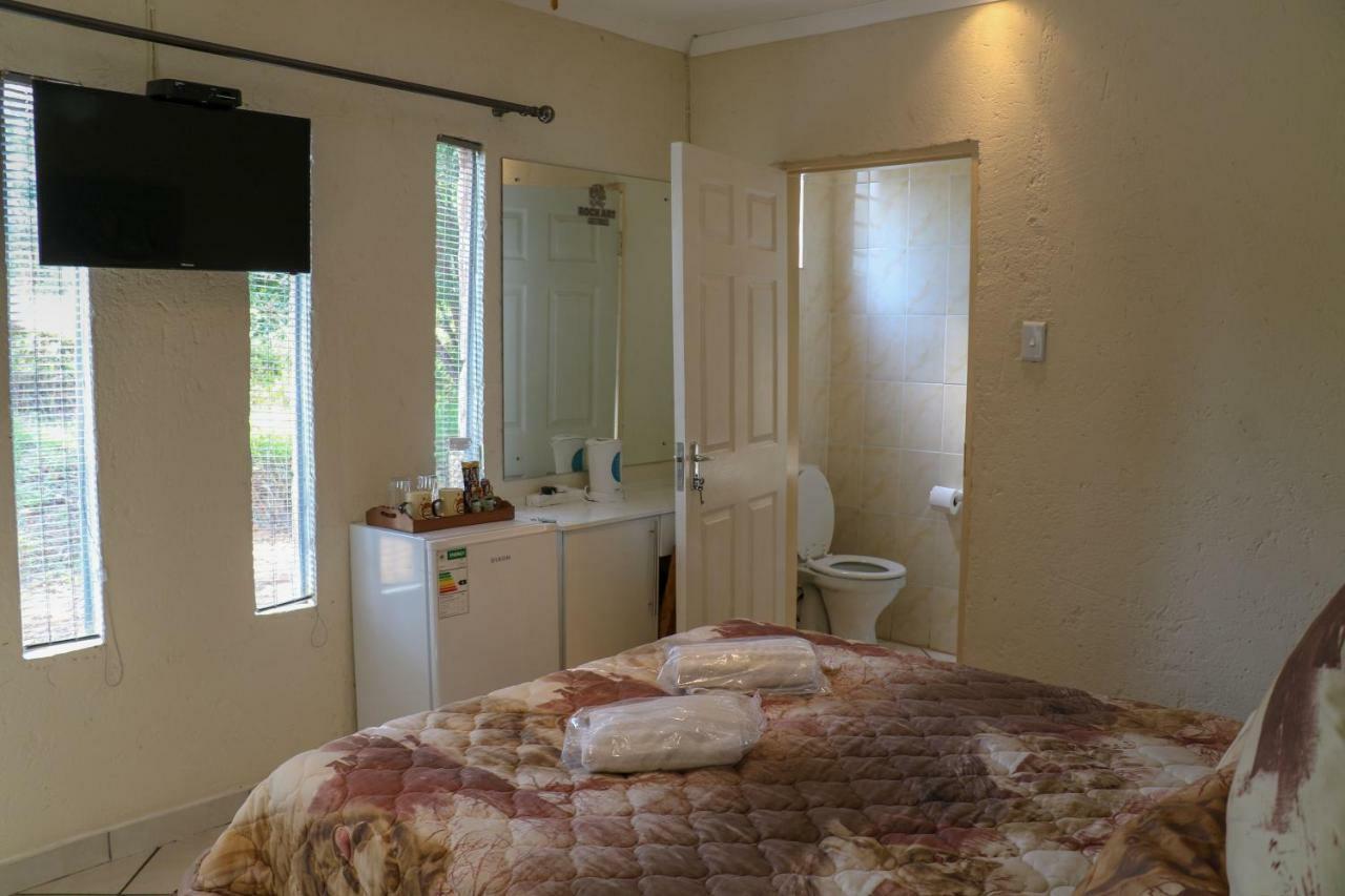 Rock Art Guesthouse วิตแบงก์ ภายนอก รูปภาพ