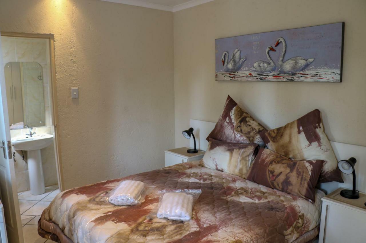 Rock Art Guesthouse วิตแบงก์ ภายนอก รูปภาพ