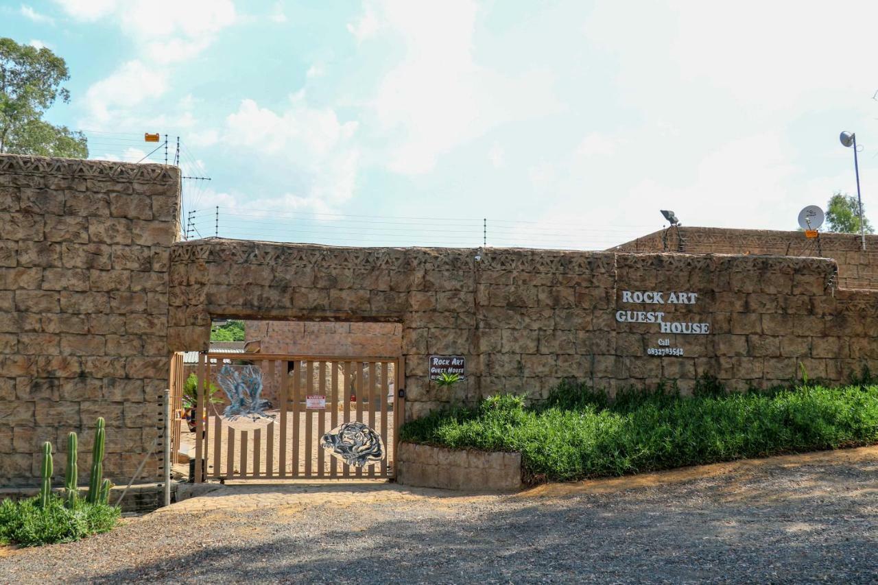 Rock Art Guesthouse วิตแบงก์ ภายนอก รูปภาพ