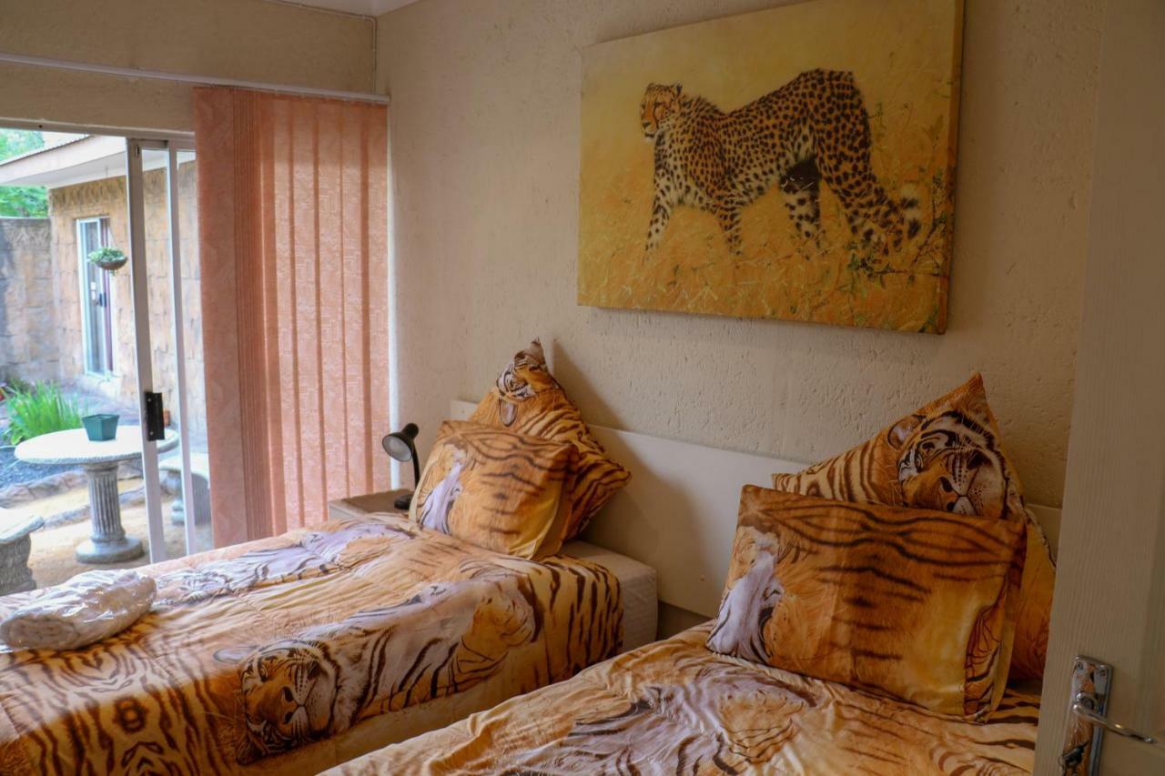 Rock Art Guesthouse วิตแบงก์ ภายนอก รูปภาพ